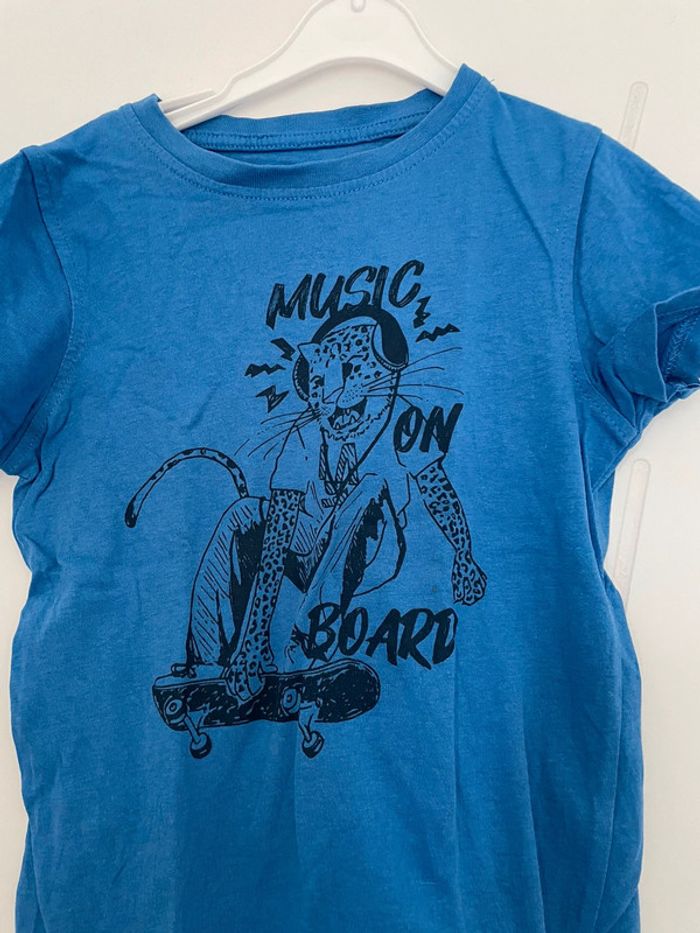 Tee-shirts 4 ans - photo numéro 2