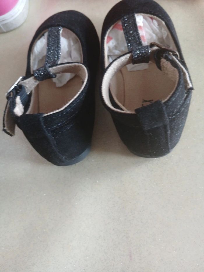 Lot de 3 paires de chaussures 🩰 fille - photo numéro 9