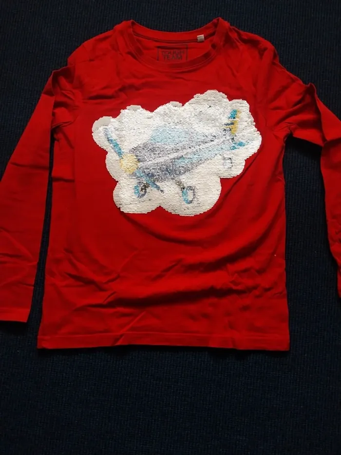 Tee shirt rouge avec dessin en perle T10A - photo numéro 2