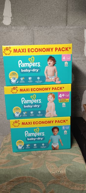 3 cartons couches Pampers taille 4.4+.5