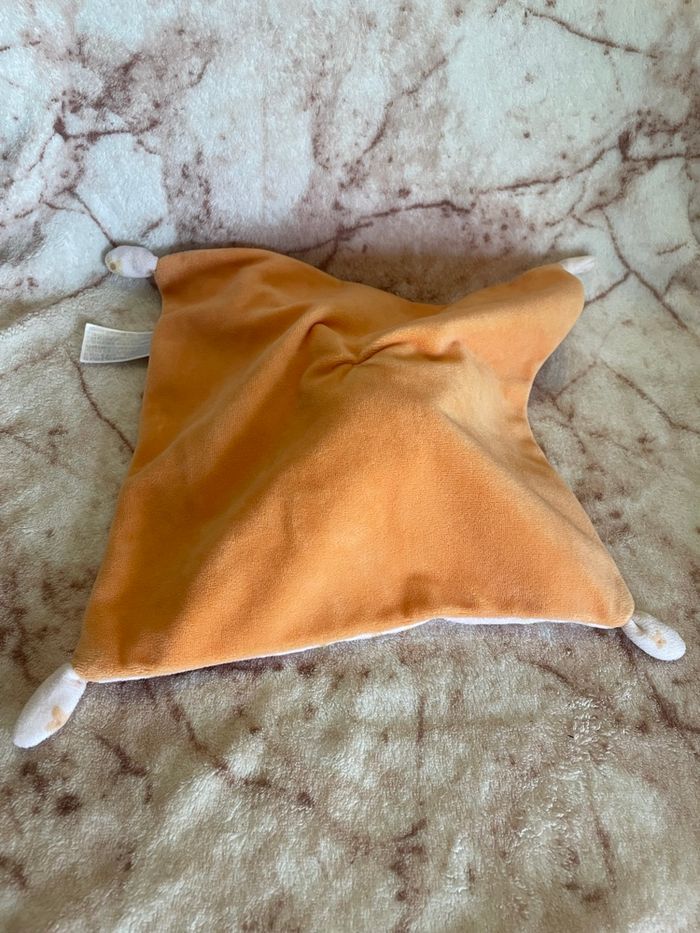 Doudou plat Nala Roi Lion orange blanc fleurs Disney Simba Toys - photo numéro 2