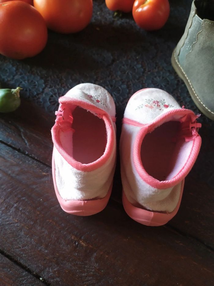 Lot chaussures fille taille 23: sandalettes + bottines + chaussons - photo numéro 4