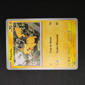 Carte Pokemon : Pikachu - Héros Transcendants