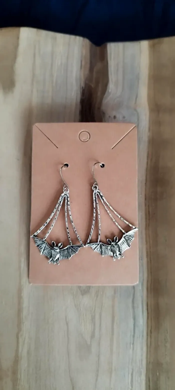 Boucles d'oreilles chauve-souris - photo numéro 2