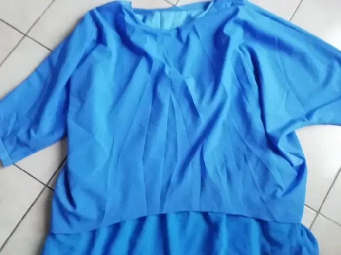 Robe longue cérémonies / Occasions Taille 44 - 44/46 Etat Neuve!! - photo numéro 2