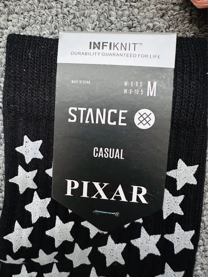 🚴Chaussettes STANCE x Pixar “Wilderness Explorer” étoiles phosphorescentes (taille M, mixte) - photo numéro 2