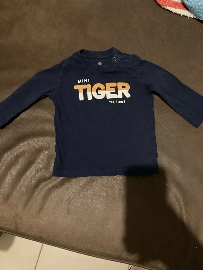 T shirt manches longues taille 6 mois