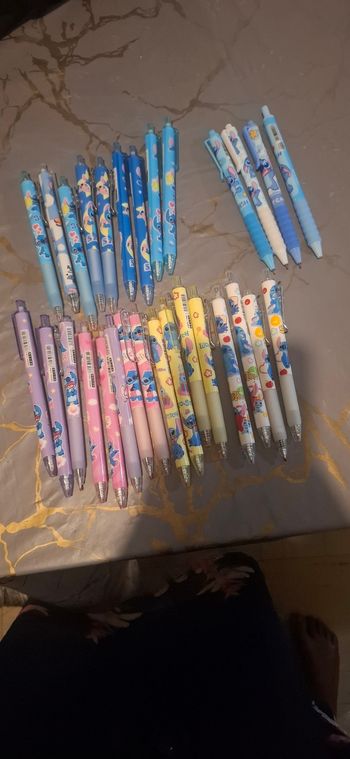 Lots  fournitures stylos