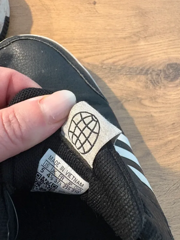 Chaussures adidas garçon 37,5 - photo numéro 2