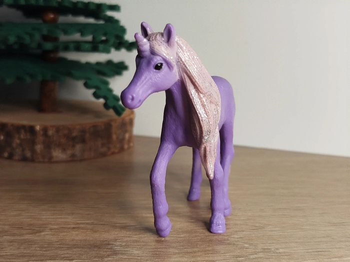 Figurine jeune licorne lilas Schleich Animal imaginaire Bayala