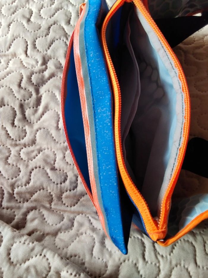 Sac banane. Avec côté peau matière aérée. Marque s.p.s - photo numéro 3