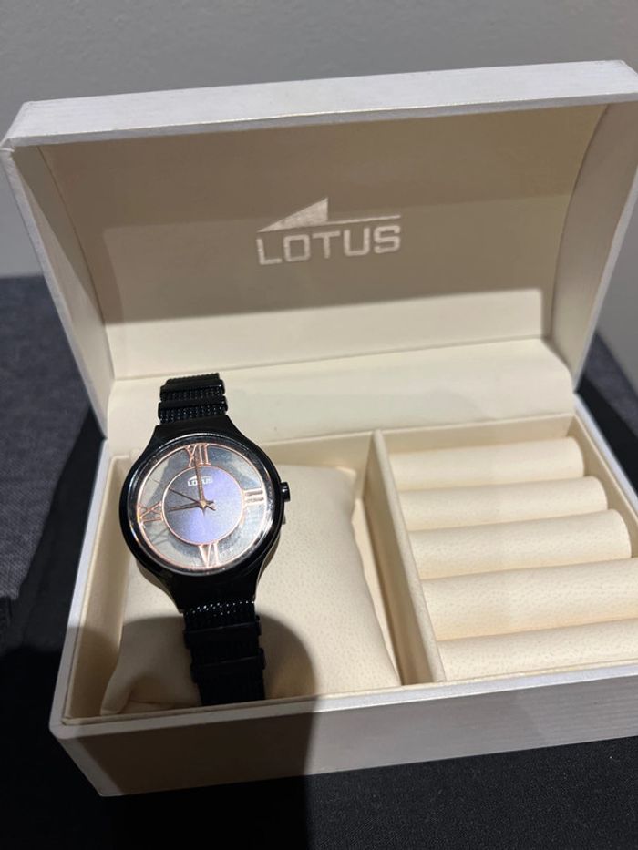 Montre Lotus femme