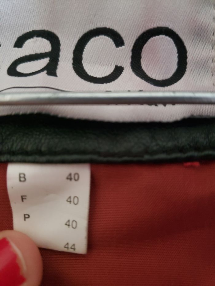 Veste rouge - photo numéro 3