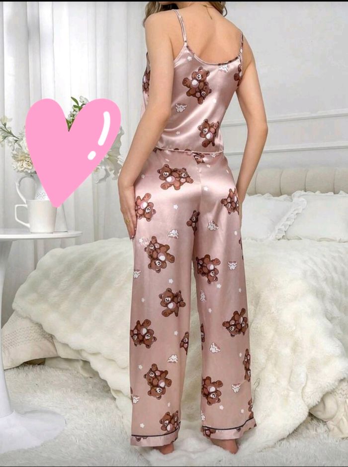 Pyjama de nuit en satin - photo numéro 2