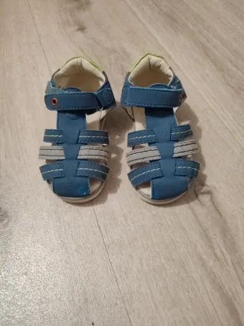 Nu-pieds taille 23