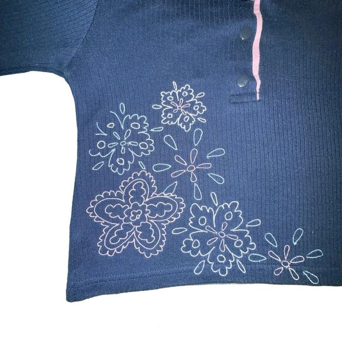 Haut marine fleurs KMG 2 ans TBE (2€) - photo numéro 5