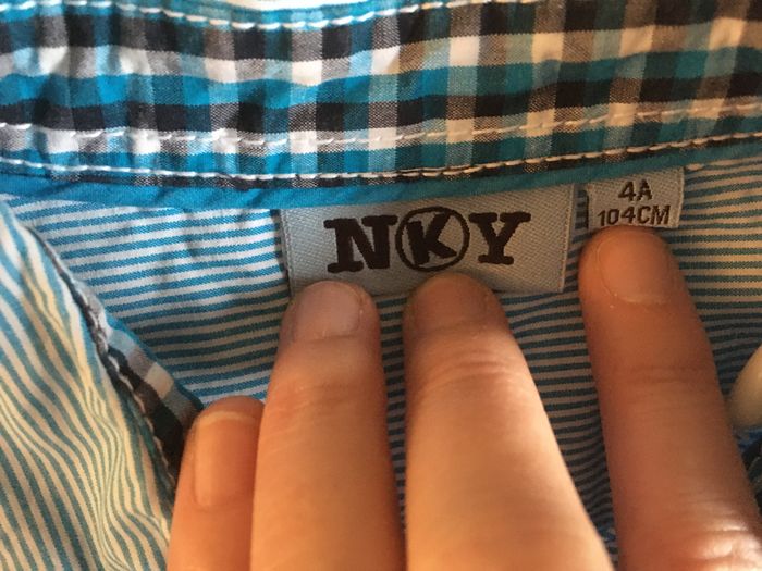 Chemise NKY à manches longues, taille 4 ans / 104 cm, en excellent état. - photo numéro 2