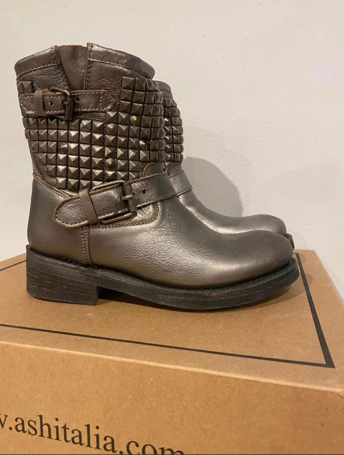 Bottes ash neuves 39 argentées