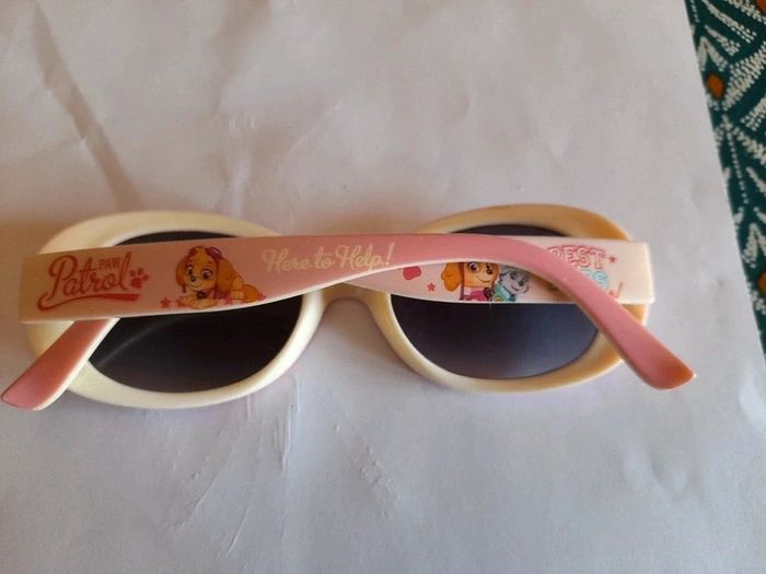 Lunette de soleil - photo numéro 2