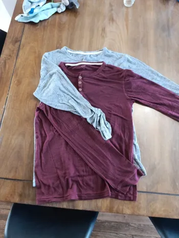 t-shirt manches longues slim fit L ou M