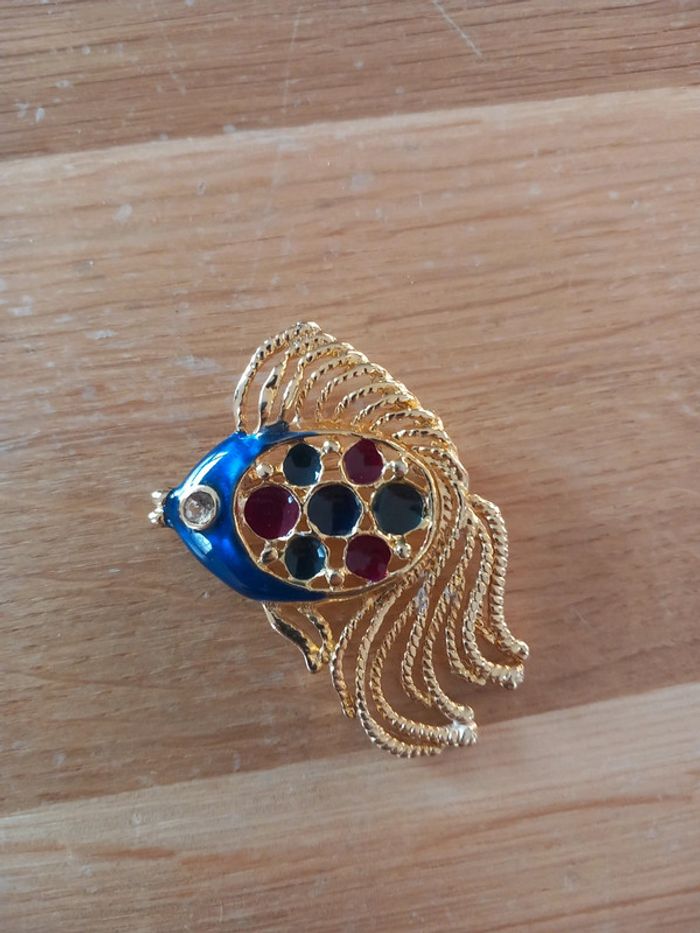 Broche vintage poisson émail et strass