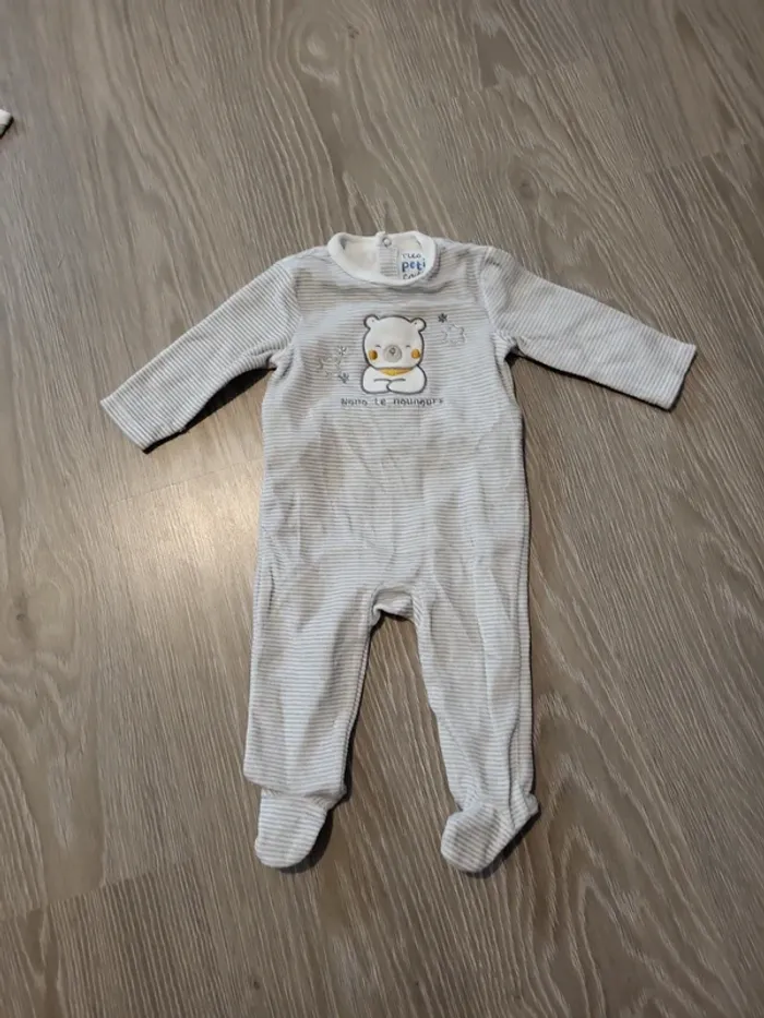 Pyjama 1 pièce 6 mois
