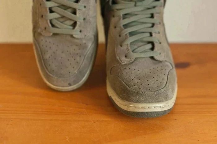 Baskets Nike compensées vert d'eau à motifs chevrons - photo numéro 4