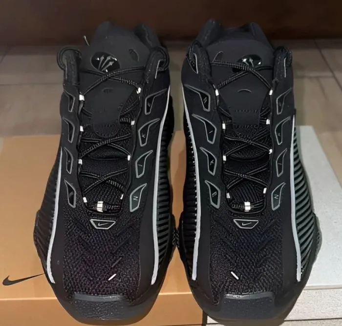 Nike × NOCTA Glide “Black / Iron Grey / University Gold” - photo numéro 4
