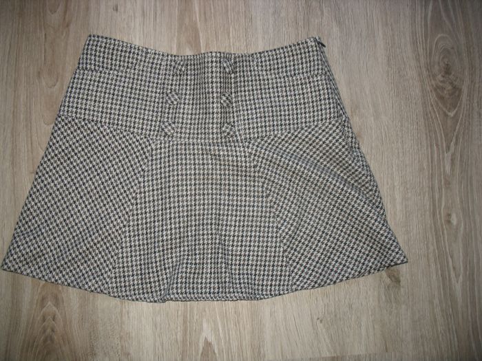 JUPE COURTE GRISE PETITS CARREAUX NOIR  "MIM" - TAILLE 36 - n°01 - photo numéro 2