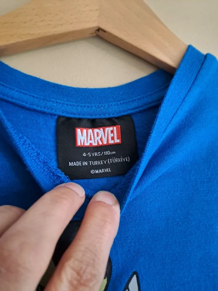 T-shirt garçon marvel comme neuf 4-5 ans - photo numéro 3