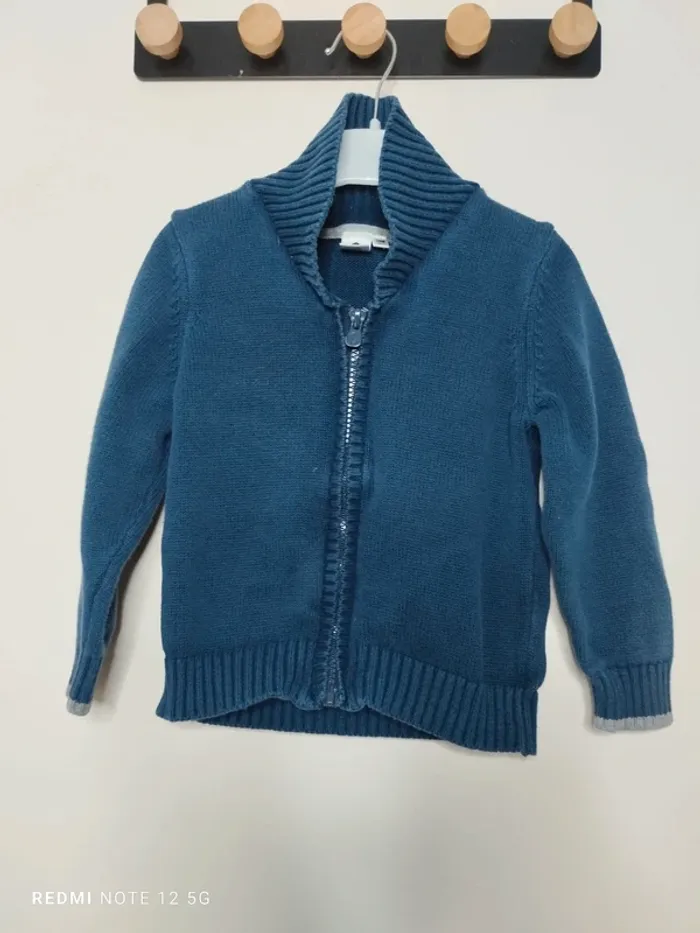 Cardigan taille 24 mois