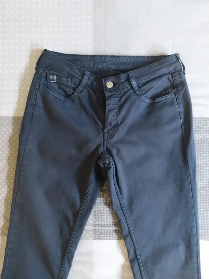 Jeans  W25.  " le temps des cerises " - photo numéro 2