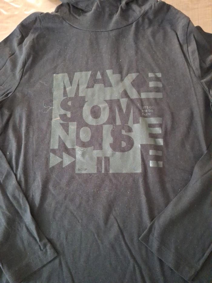 Tee-shirt manche longue capuche 😛 - photo numéro 2