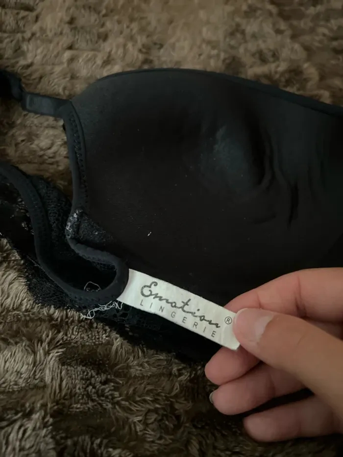 Soutien-gorge noir - photo numéro 2