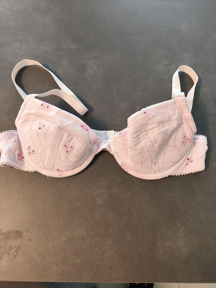 Lot de 5 soutiens-gorge – Taille 85A – Bon état général - photo numéro 3