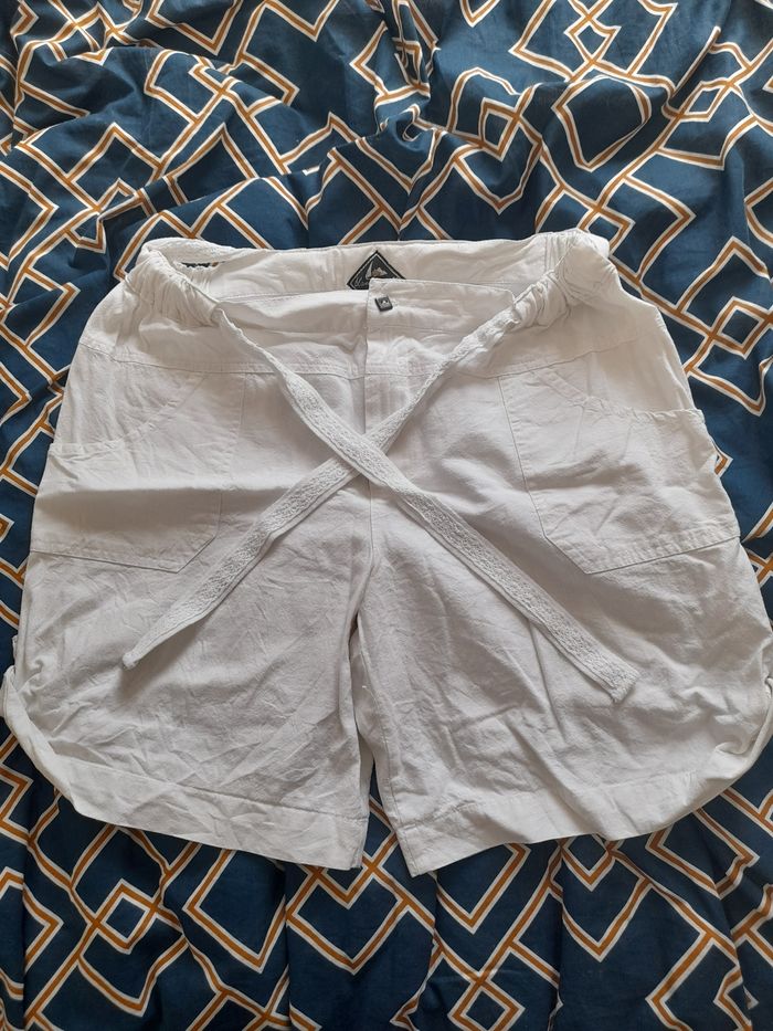 Short blanc du nil
