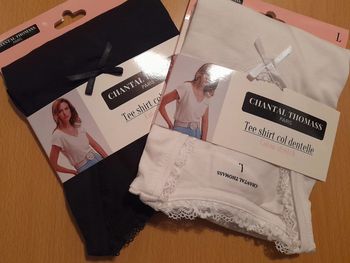 Lot 2 t-shirts en coton avec col dentelle taille M/L