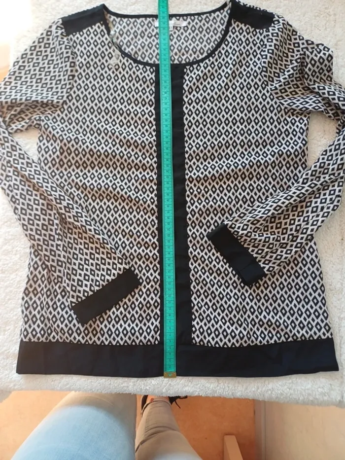 Blouse noire et blanche imprimé losange - photo numéro 5