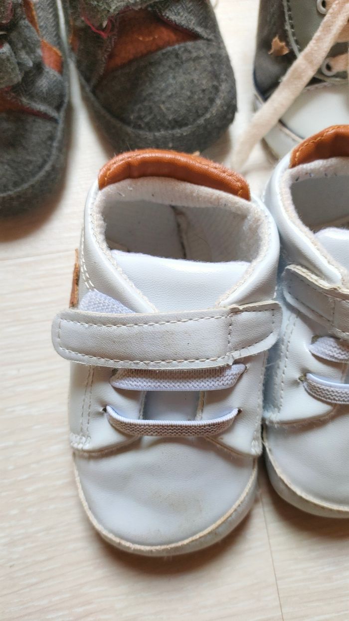 Lot cinq paires chaussures bébé - photo numéro 2