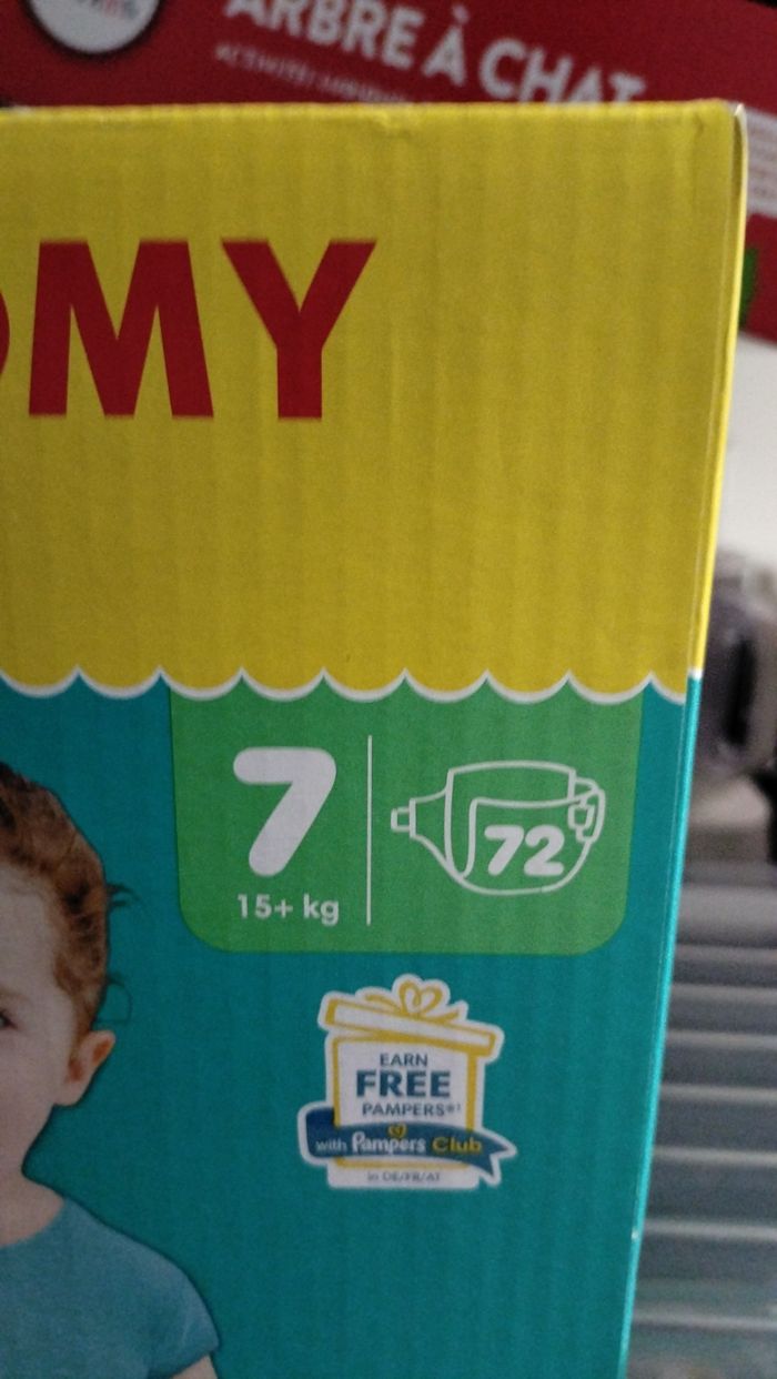 Carton de couches Pampers taille 7 - photo numéro 3