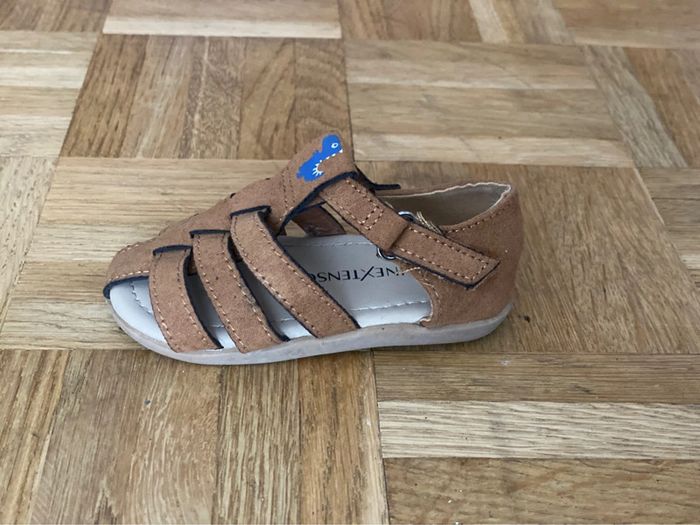 Sandales Cuir T19 TBE comme neuves - photo numéro 2
