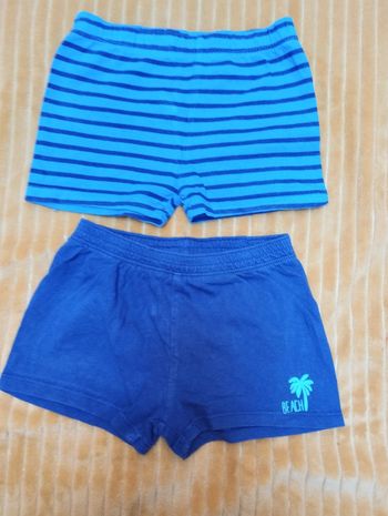 2 shorts légers 2ans