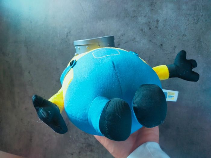 Peluche officiel minion, de moi moche et méchant avec son monocle - photo numéro 6