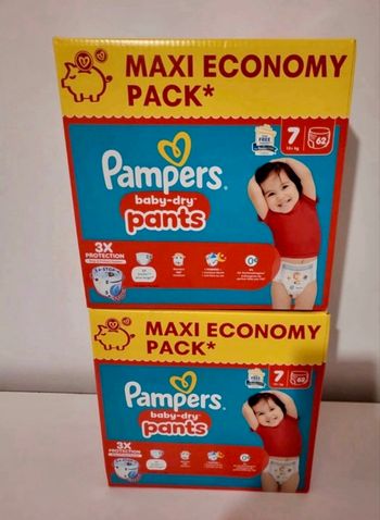 2 cartons de couches Pampers taille 7