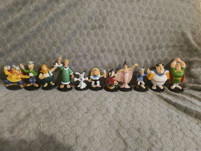 Lot de 11 Astérix et Obélix