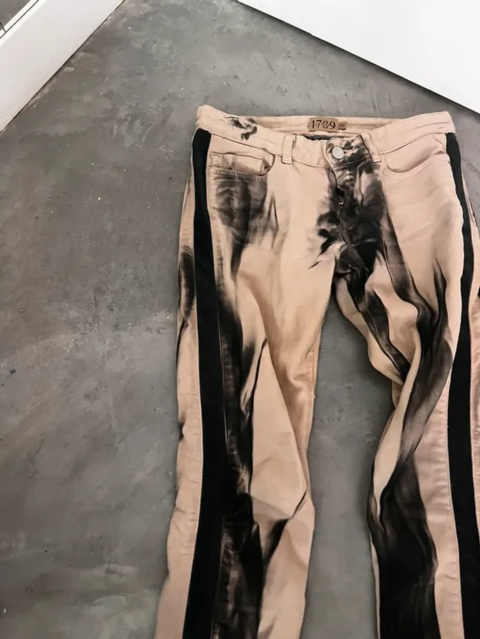 Pantalon beige bande cuir - photo numéro 2