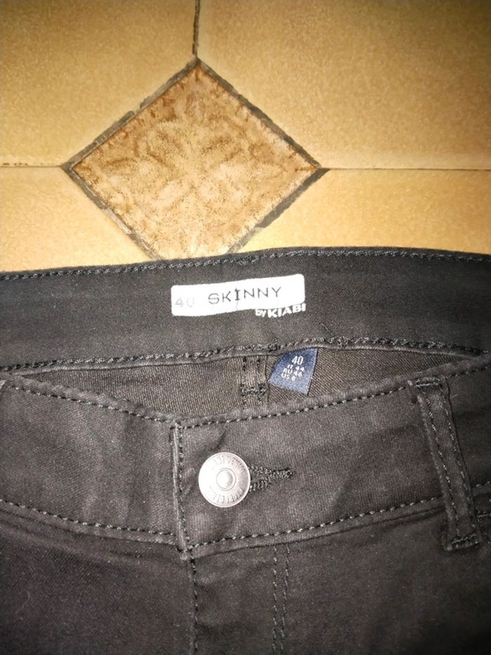 Skinny noir - photo numéro 2