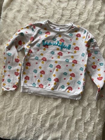 Pull fleuris newness