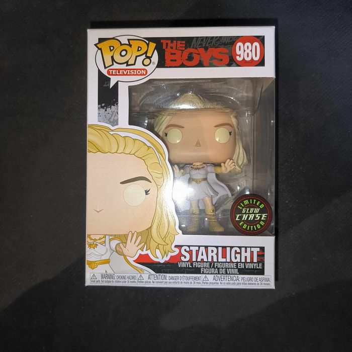 Lot 2 Figurines Funko Pop / Starlight N°980 / The Boys / (1Normal+1Glow Chase) - photo numéro 2