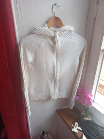 Beau pull blanc a col mi saison M